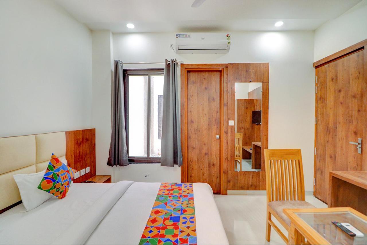 Fabexpress The Regalia Inn Lucknow Exterior photo